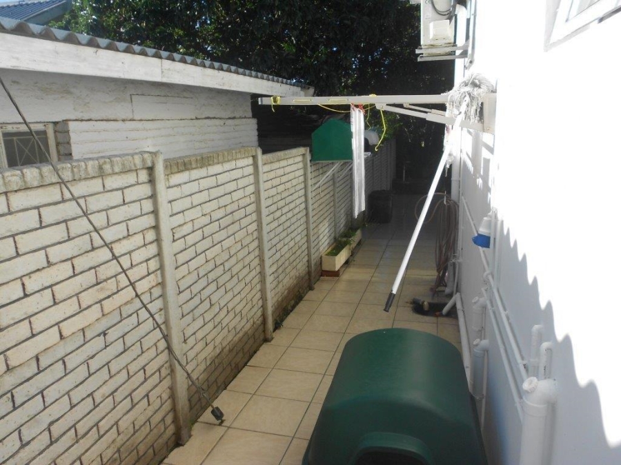 2 Bedroom Property for Sale in Bonza Bay Eastern Cape